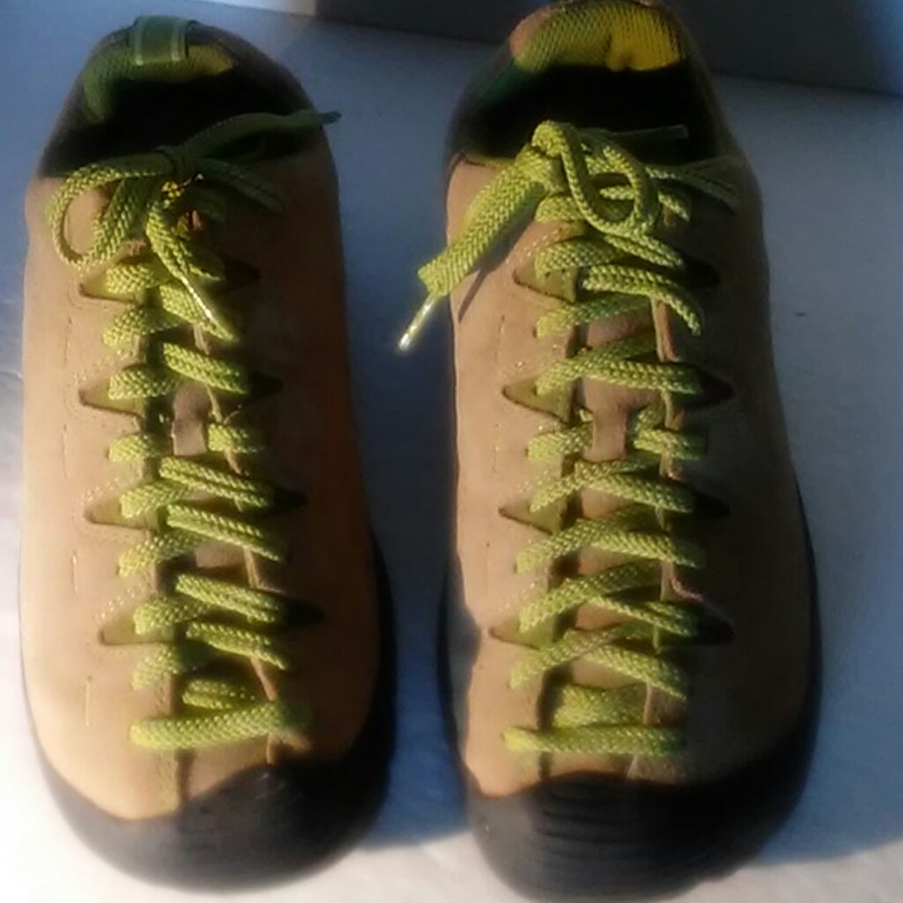 Keen Women's Size 8 Hiking Climbing Shoes